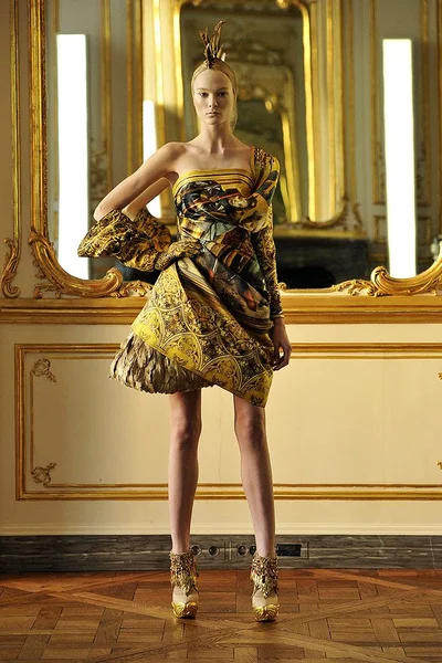 Look 5